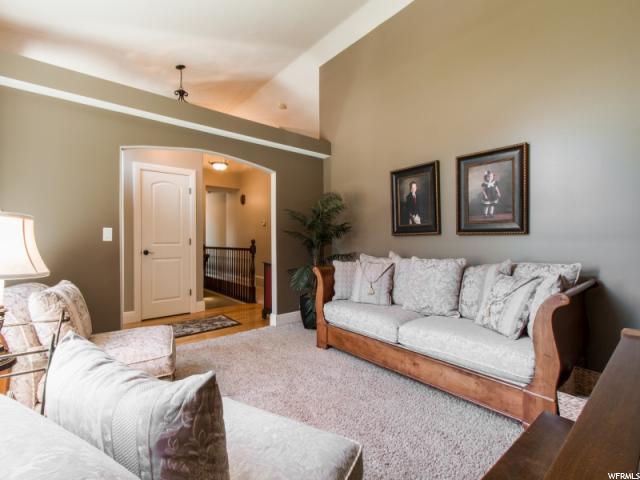 915 S WHISPERWOOD CV, Kaysville, UT 84037