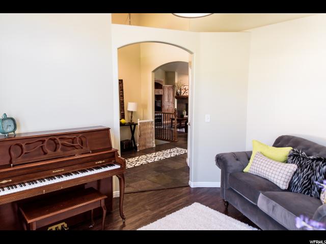 408 S ROOSTER HOLW, Kaysville, UT 84037