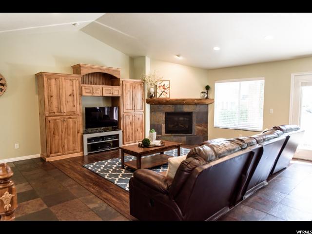 408 S ROOSTER HOLW, Kaysville, UT 84037