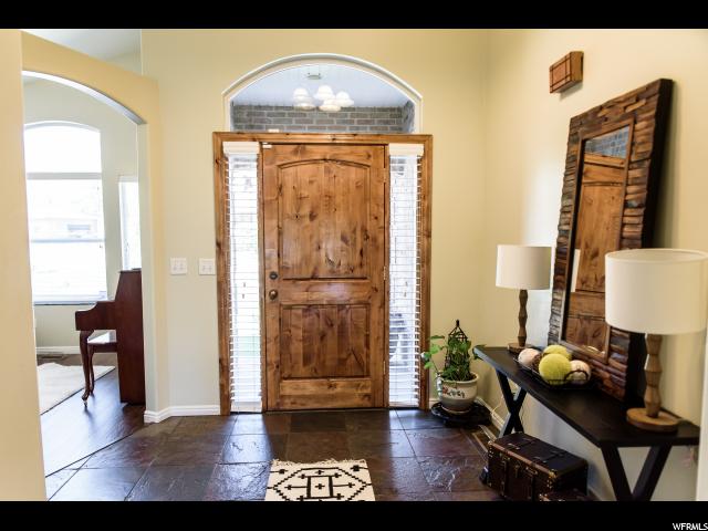 408 S ROOSTER HOLW, Kaysville, UT 84037