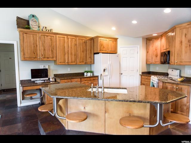 408 S ROOSTER HOLW, Kaysville, UT 84037