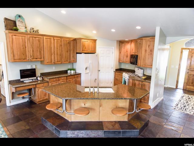 408 S ROOSTER HOLW, Kaysville, UT 84037