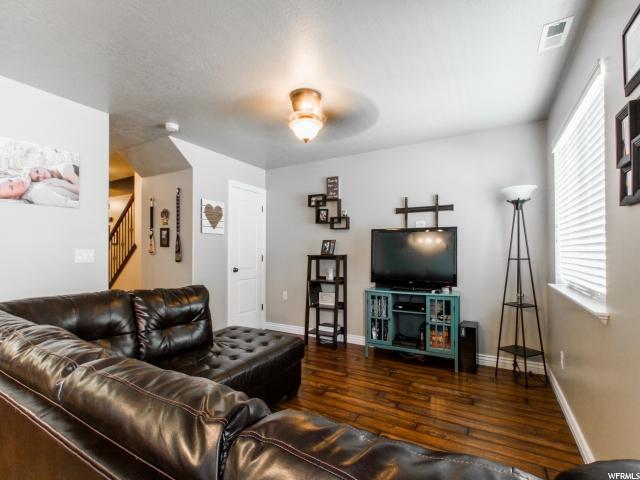 1809 E WHITETAIL DR N, Layton, UT 84040