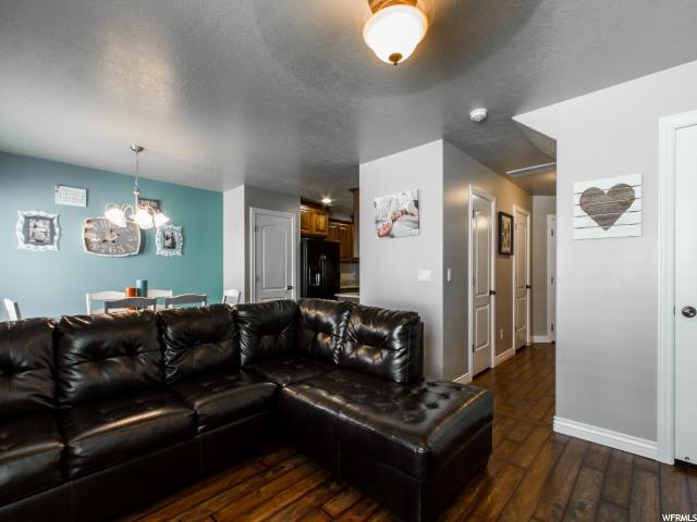 1809 E WHITETAIL DR N, Layton, UT 84040