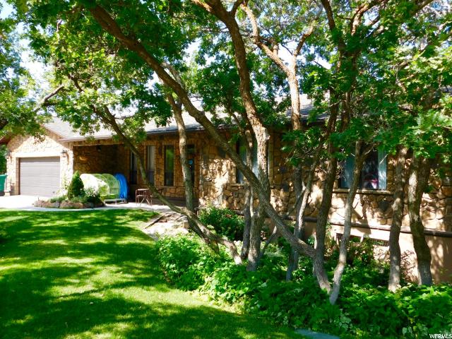 921 N WOODRIDGE DR E, Layton, UT 84040