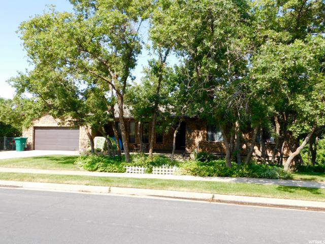 921 N WOODRIDGE DR E, Layton, UT 84040