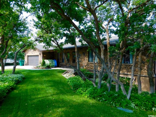 921 N WOODRIDGE DR E, Layton, UT 84040