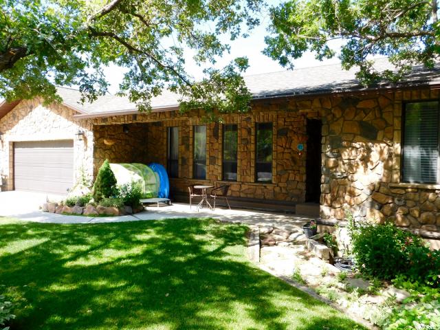 921 N WOODRIDGE DR E, Layton, UT 84040