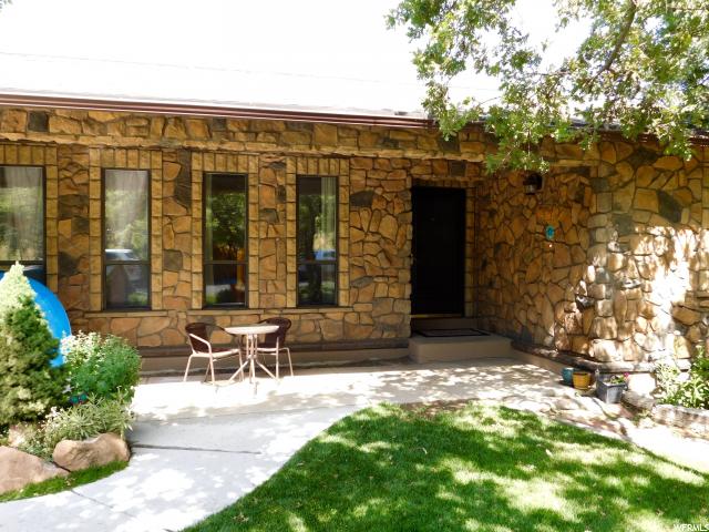 921 N WOODRIDGE DR E, Layton, UT 84040