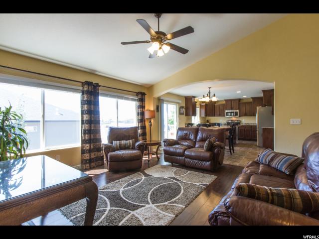 2044 E REDTAIL N, Layton, UT 84040