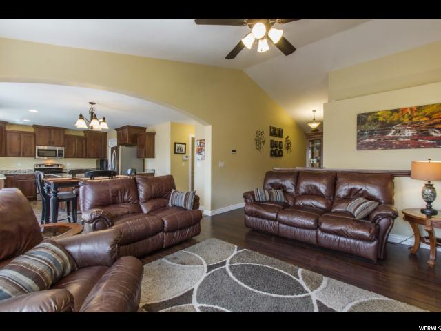 2044 E REDTAIL N, Layton, UT 84040