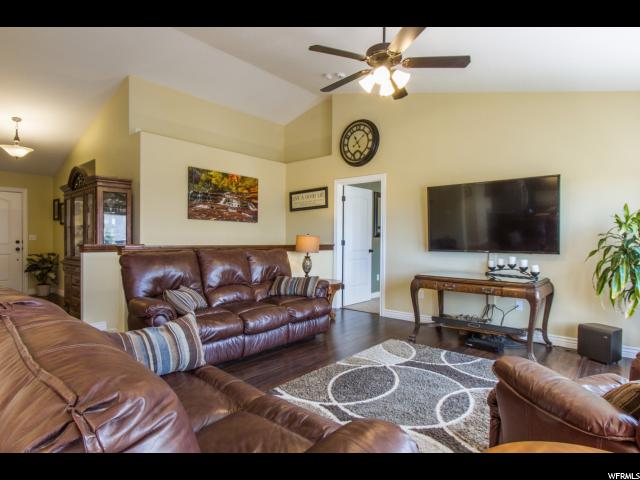2044 E REDTAIL N, Layton, UT 84040