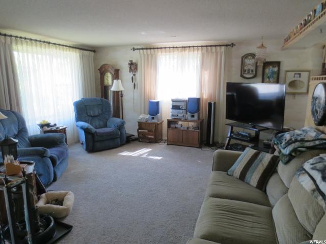 828 E 900 N, Layton, UT 84041