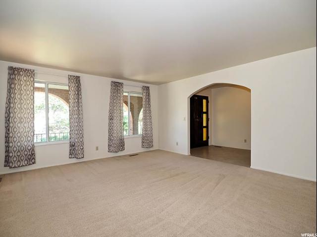 2582 E PINEWOOD, Layton, UT 84041