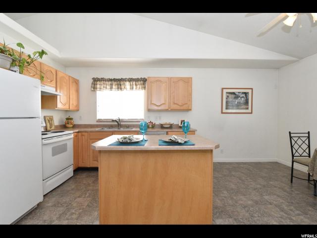 7886 W THOREAU DR, Magna, UT 84044