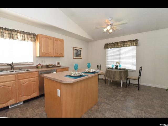 7886 W THOREAU DR, Magna, UT 84044