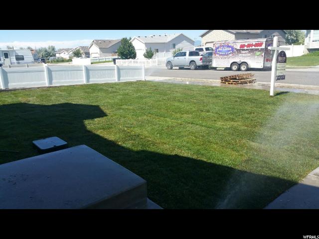 2606 S THOREAU DR, Magna, UT 84044
