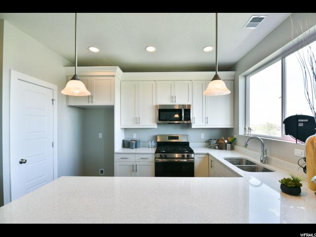 69 E CHIP SHOT LOOP DR S, Saratoga Springs, UT 84045