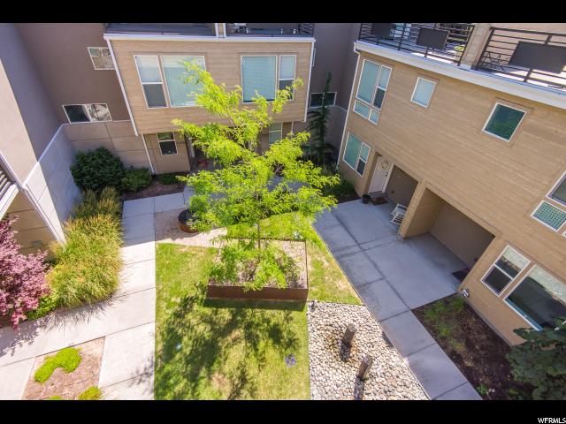 1065 W Rooftop Dr, Midvale, UT 84047