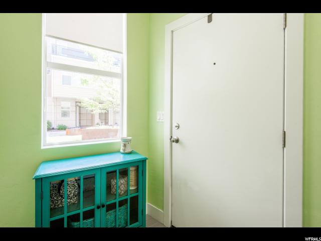 1065 W Rooftop Dr, Midvale, UT 84047