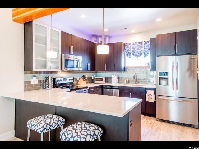 1065 W Rooftop Dr, Midvale, UT 84047