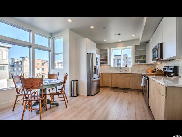 1043 W SOHO DR S, Midvale, UT 84047