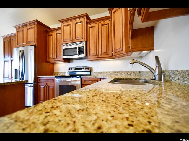 669 S EDGEWOOD DR, North Salt Lake, UT 84054