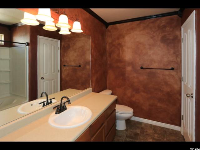1064 W ALLINGTON DR N, North Salt Lake, UT 84054