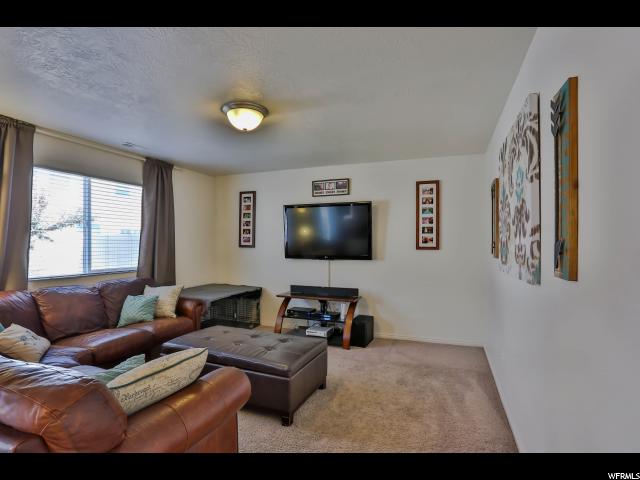 1005 W STONEHAVEN DR, North Salt Lake, UT 84054