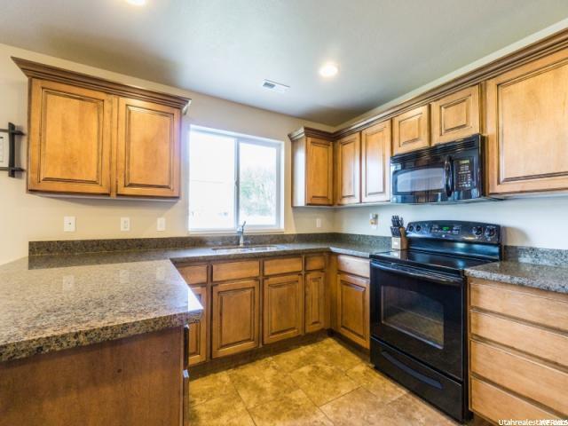 1003 N FOX HOLLOW DR W, North Salt Lake, UT 84054