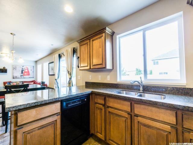 1003 N FOX HOLLOW DR W, North Salt Lake, UT 84054