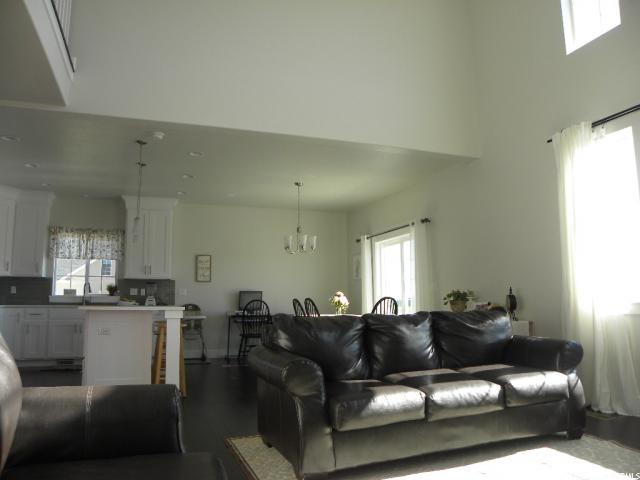 294 S CHARDONNAY CIR, Vineyard, UT 84058