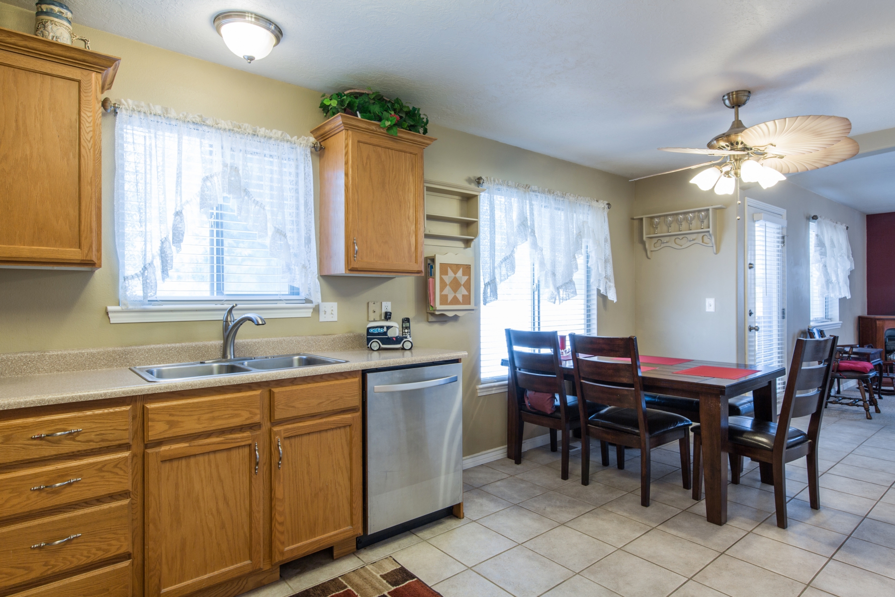 729 S Apple Grove Ln, Pleasant Grove, UT 84062