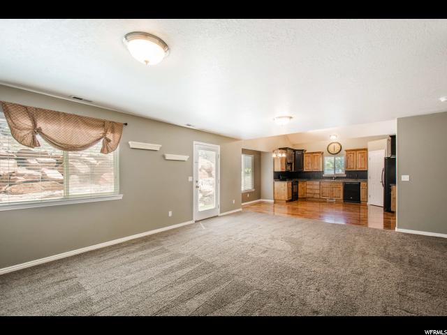 10498 N Doral Dr, Cedar Hills, UT 84062