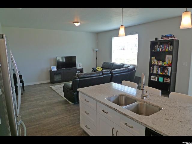 1021 W COYOTE GULCH WAY S, Bluffdale, UT 84065