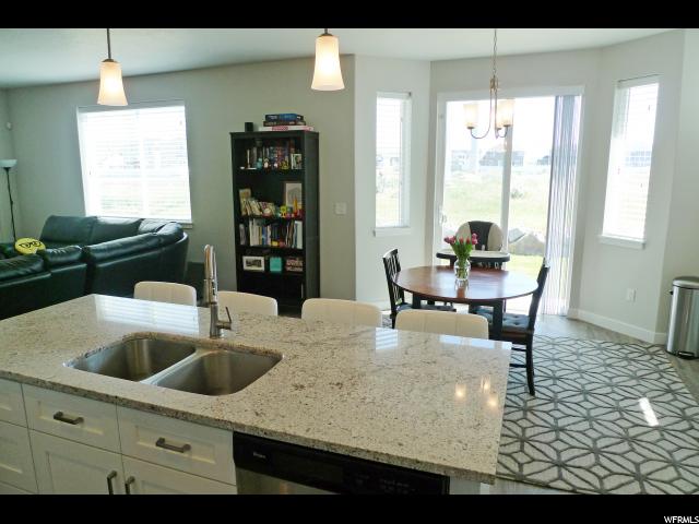 1021 W COYOTE GULCH WAY S, Bluffdale, UT 84065
