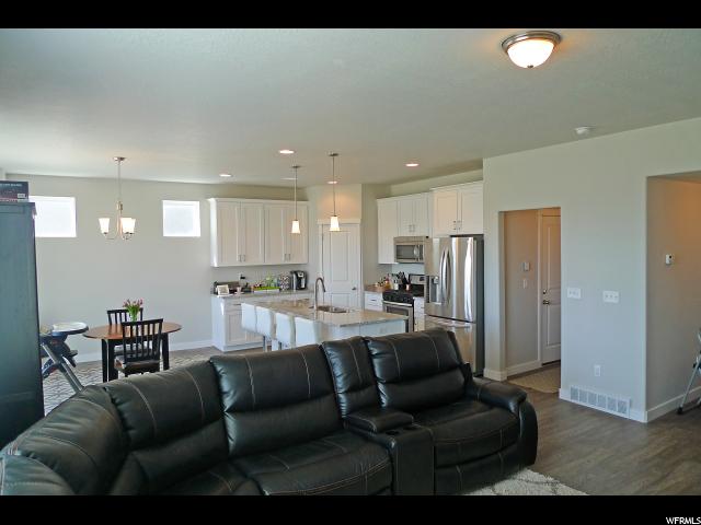 1021 W COYOTE GULCH WAY S, Bluffdale, UT 84065