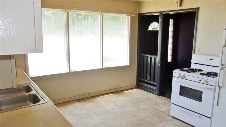 69 S State St, Roosevelt, UT 84066