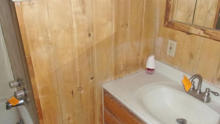 69 S State St, Roosevelt, UT 84066