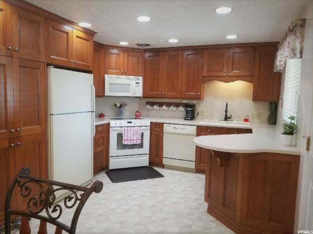 5839 S 2000 W, Roy, UT 84067