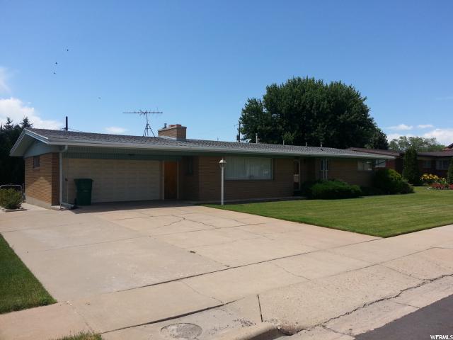 5827 S 2000 W, Roy, UT 84067