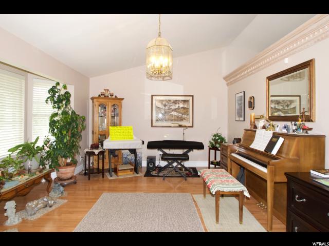 5577 S 3450 W, Roy, UT 84067