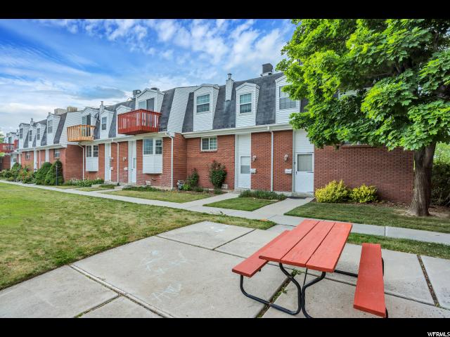 667 E WILLIAMSBURG PARK CIR, Sandy, UT 84070