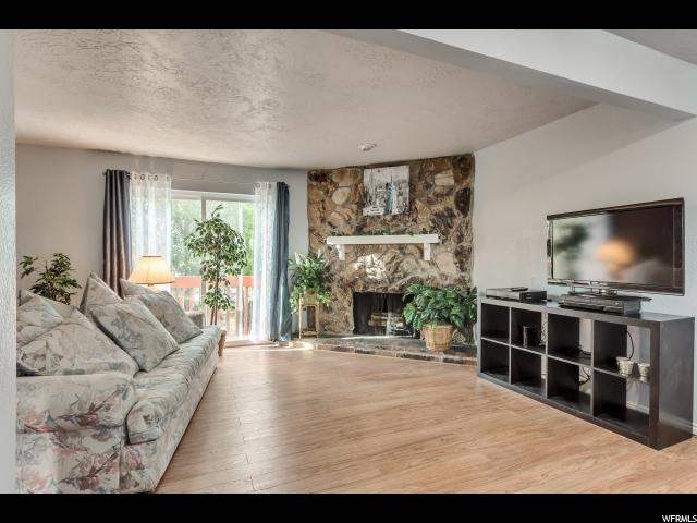 667 E WILLIAMSBURG PARK CIR, Sandy, UT 84070