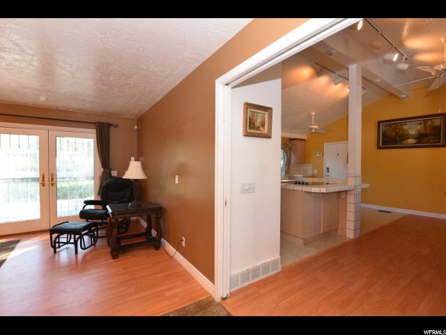 209 E HOLLOW BEND DR S, Sandy, UT 84070