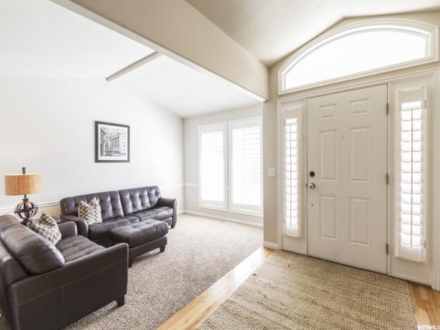 8424 S SANDY OAKS DR E, Sandy, UT 84070