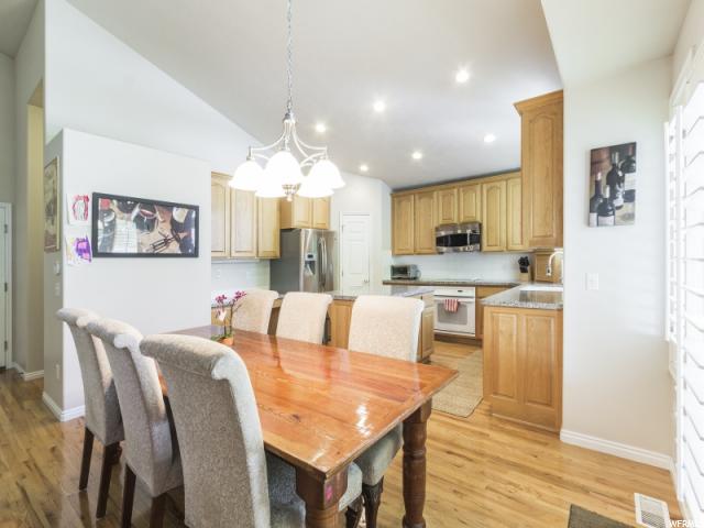 8424 S SANDY OAKS DR E, Sandy, UT 84070