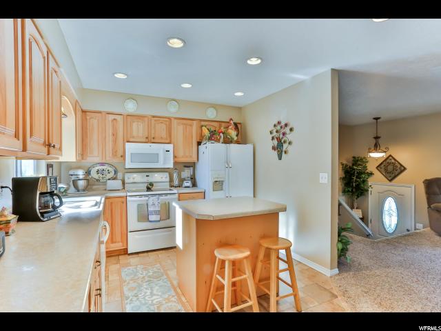 2154 S 3400 St W, Syracuse, UT 84075