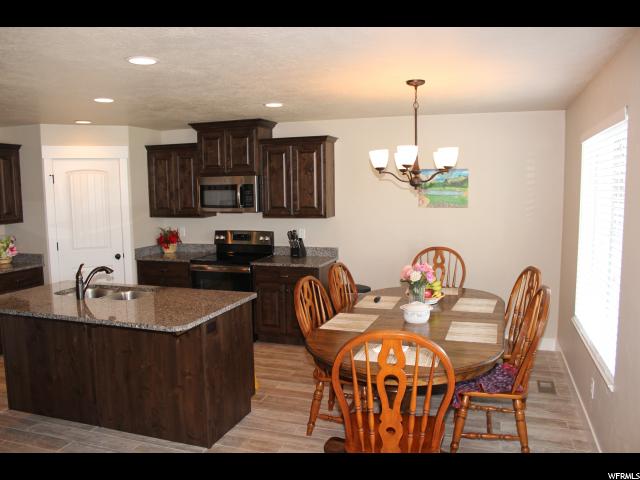 746 S 1750 W, Syracuse, UT 84075