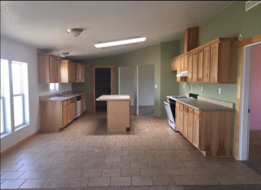 5289 S 3150 EVernal, UT, 84078Uintah County